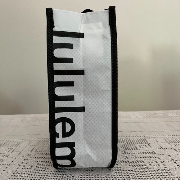 Lululemon black & white small reusable tote bag - Picture 5 of 6